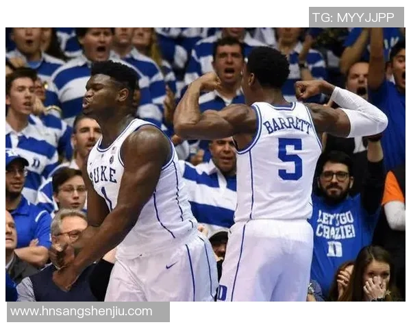 杜克大学与北卡罗来纳大学经典对决精彩录像回放全程回顾 杜克大学与北卡罗来纳大学经典对决精彩录像回放全程回顾